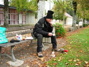 Lunch in the park.jpg